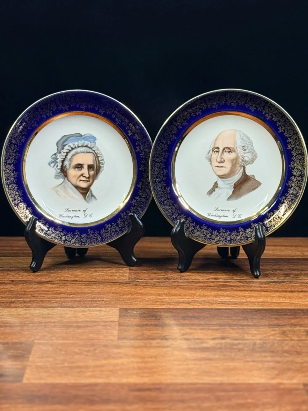 A CAPSCO PRODUCT Washington, D.C. Capitol Souvenir Plates 22 Karat Gold (2)